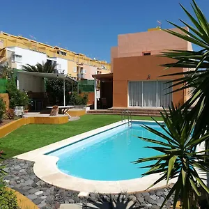 https://vivienda-unifamiliar-sela.adeje-hotels.com